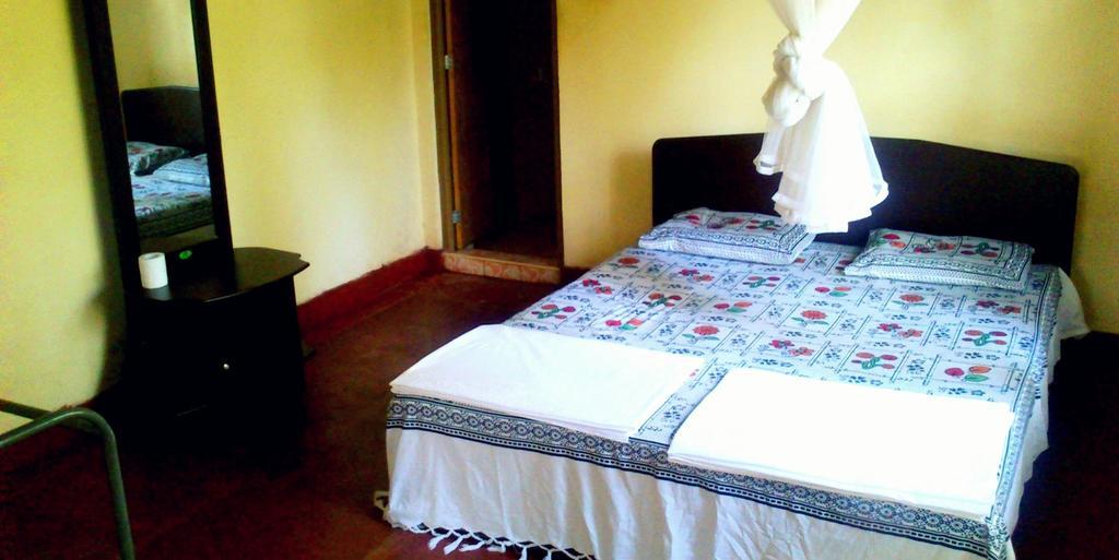 Haniffas Holiday Inn Kandy Room photo